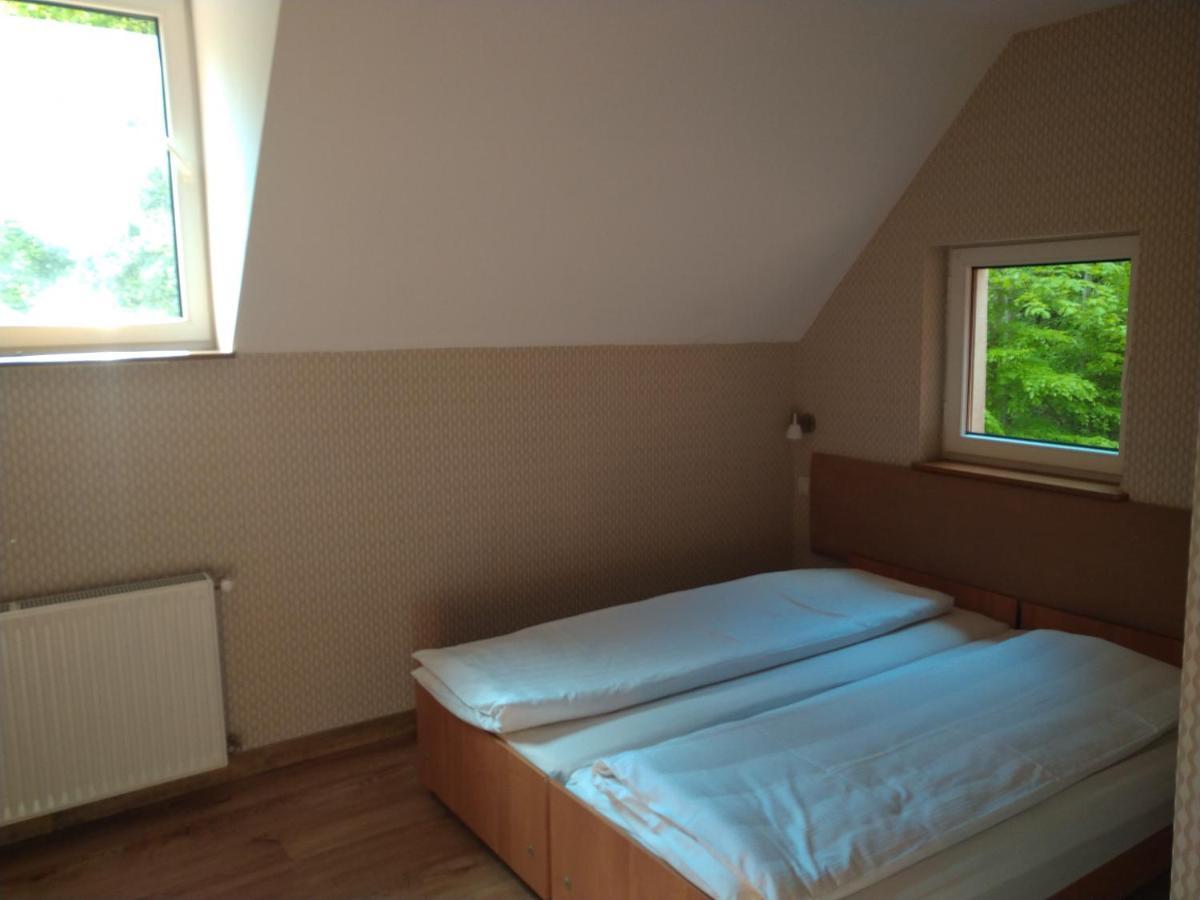 Dworek Lesny Kudowa-Zdrój Exteriör bild